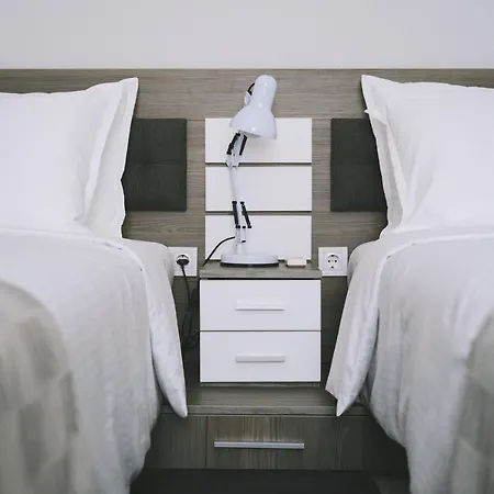 Centre - Two Bedroom Apartamento *