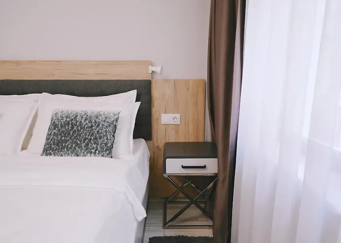 Centre - Two Bedroom וארנה